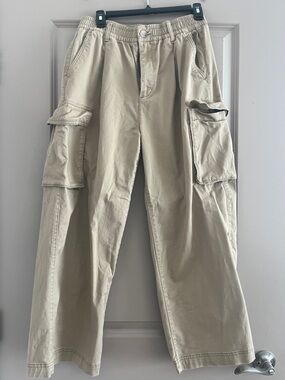 Old Navy Women’s Khaki Cargo Pants with Elastic Waist